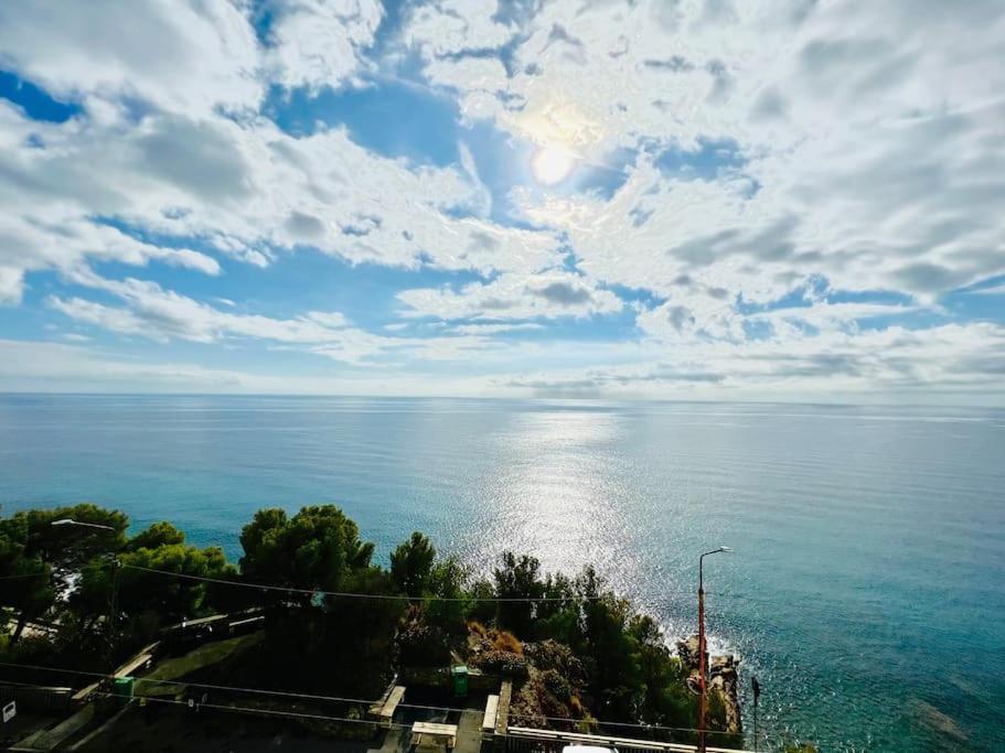 Suite Sunset 21 - Fronte Mare سانريمو المظهر الخارجي الصورة