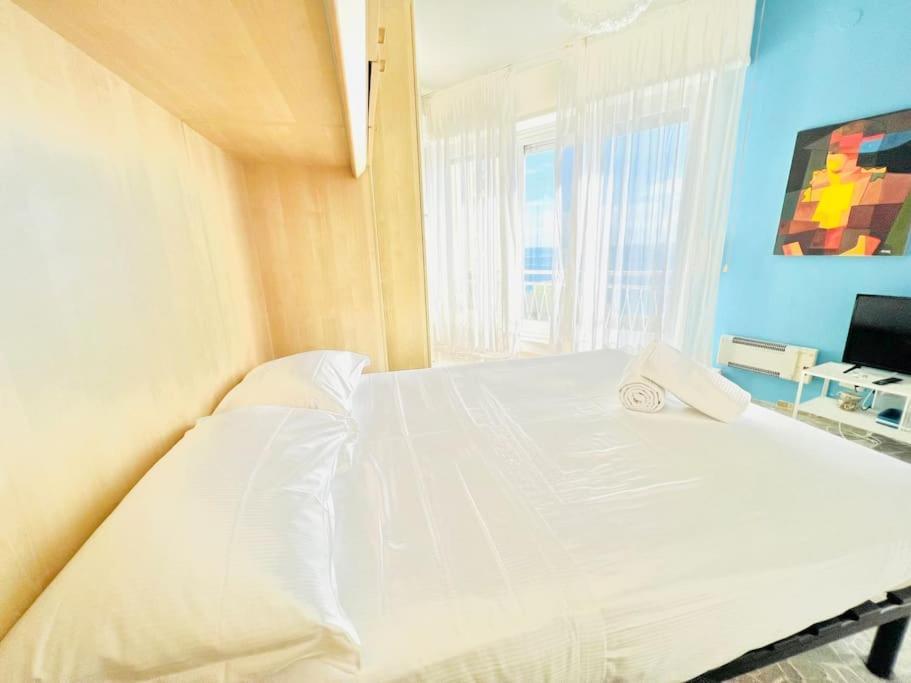 Suite Sunset 21 - Fronte Mare سانريمو المظهر الخارجي الصورة